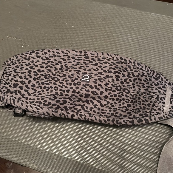 Gooseket 365 Toddler Baby Sling Gray Leopard - Picture 5 of 8